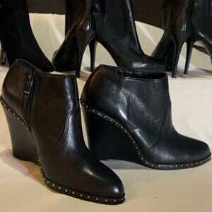 Very Volatile Leather Ankle Booties
